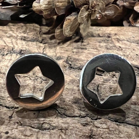 Mexico 925 Sterling Silver Stars Earrings Punch in Studs Cut Outs Dainty 0.5” - Picture 1 of 3